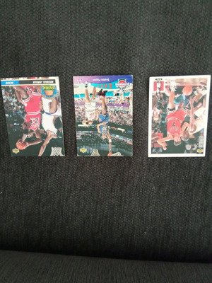 Upperdeck NBA cards Jordan, Pippen, Kukoc like new, 3 pieces