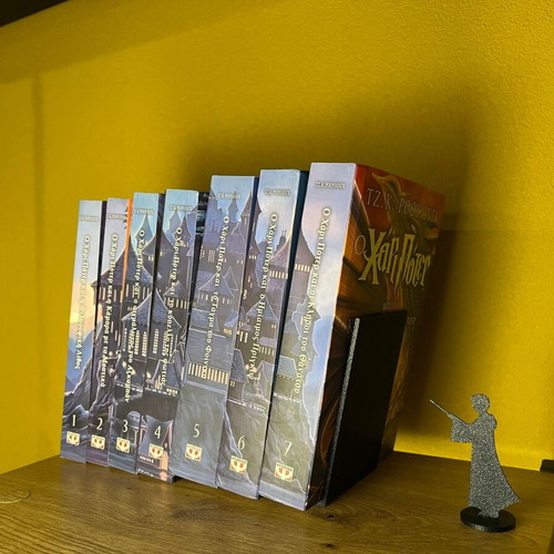 Harry Potter Bookstand new with wand