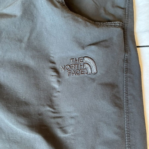 The North Face women's shorts size S/M like new, gray