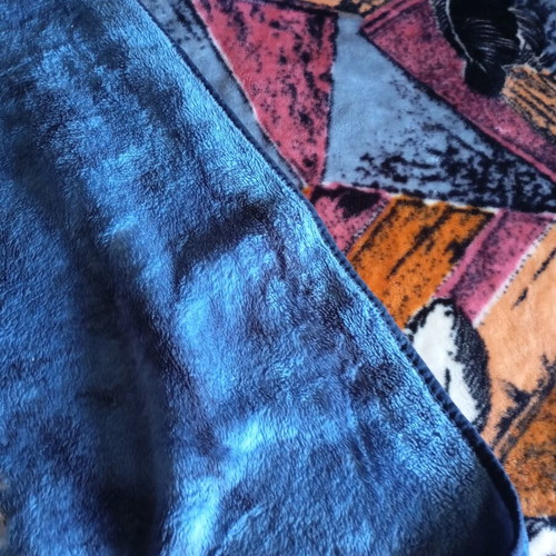 Double velvet blanket used, 2.20x2.40 m