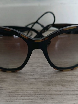 Prada γυαλιά ηλίου σαν καινούργια, μαύρα αυθεντικά