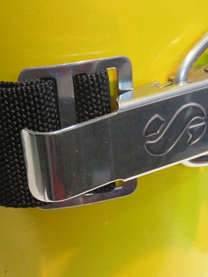 Scubapro BCD Cylinder Strap with GRIPLOCK used