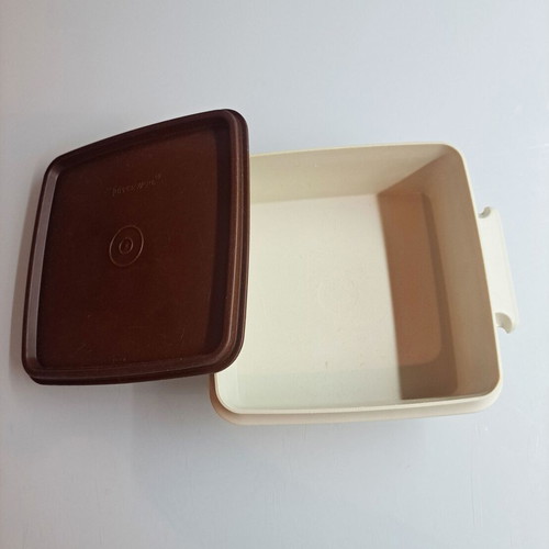 Tupperware container used, practical size 16 cm x 16 cm, brown