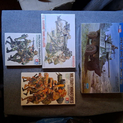 Plastic models new, Modern Warfare, pack of 4 kits