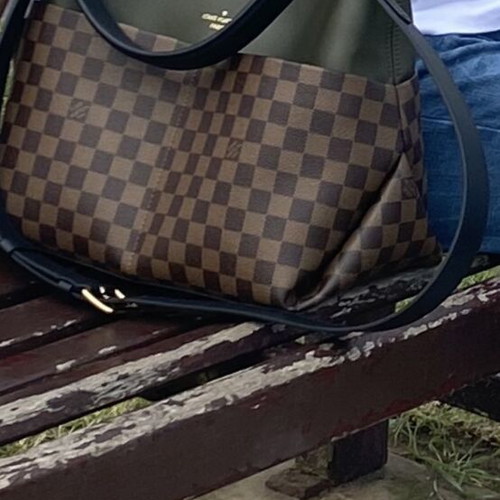 Louis Vuitton shoulder bag like new, brown