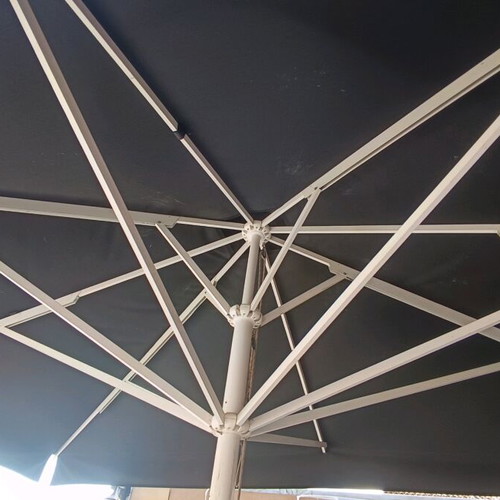 Professional heavy-duty umbrella like new, 4x5 black with base