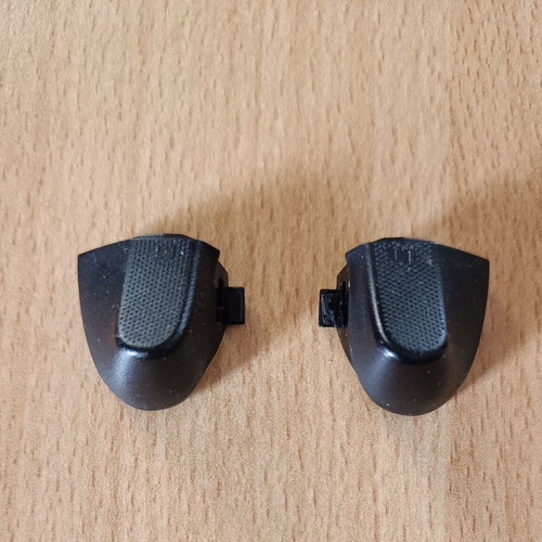 Xbox controller right and left trigger buttons like new for model 1914