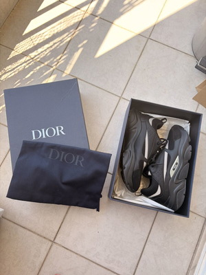 Trainers B22 never worn, top condition, size 43, black