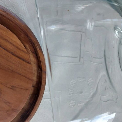 Cheese dish like new with wooden base and glass lid