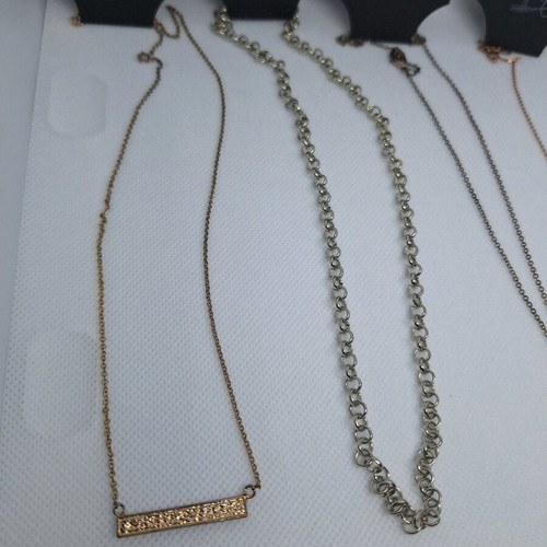Chain necklaces like new, set of 4 pieces