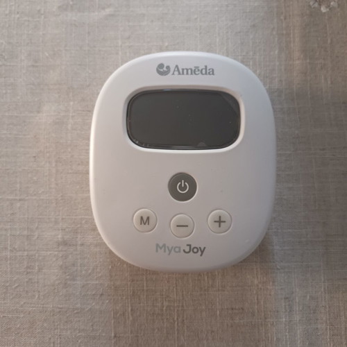 Ameda Mya Joy Double Electric Breast Pump like new with Hands-Free Pumping Bra