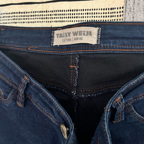 Tally Weill jeans size 42 like new, blue