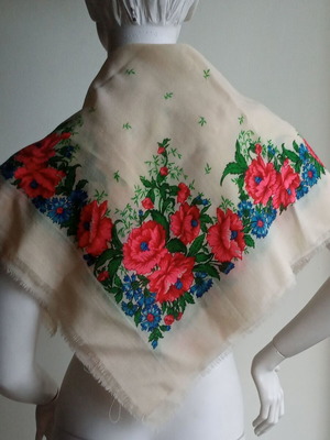 Vintage τετράγωνο μάλλινο φουλάρι με floral σχέδιο σε κρεμ, 74 x 74 εκ.