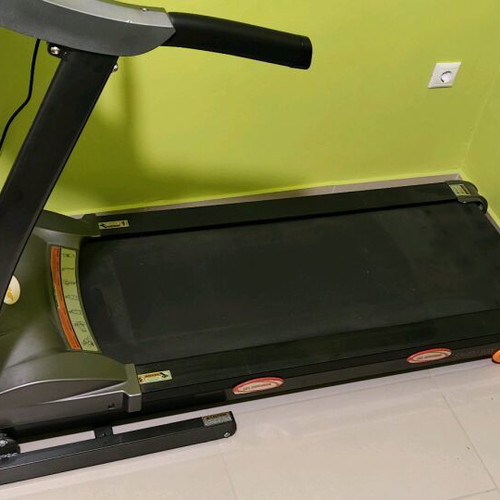 X Fit 101 Treadmill 2.5hp like new