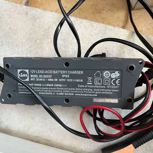 Car charger like new with gift new work lamp