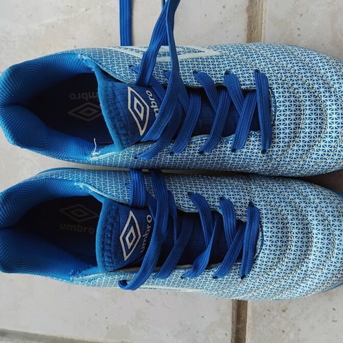 Umbro Toccare IV TF kids football shoes like new, blue, size 34