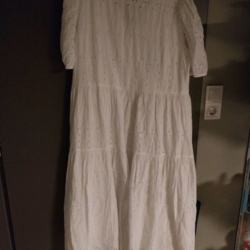 Midi lace dress white H&M like new with chest bow