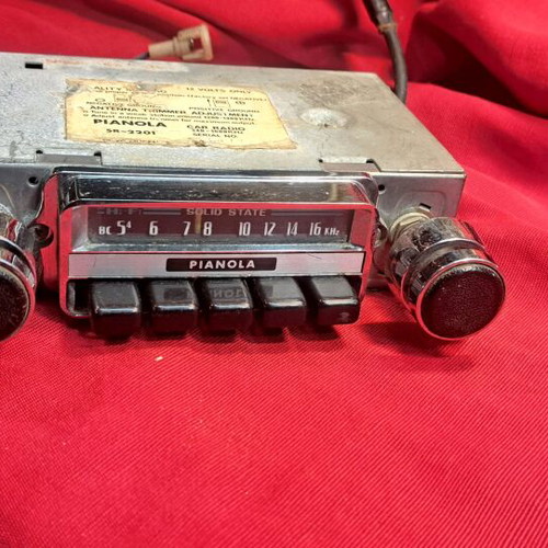 Pianola SR-2201 used vintage AM car radio