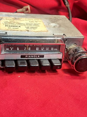 Pianola SR-2201 used vintage AM car radio