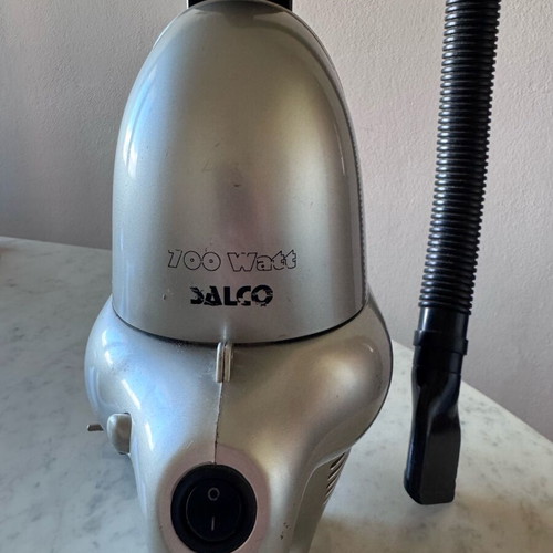 Salco handheld vacuum cleaner 700W used with flexible hose
