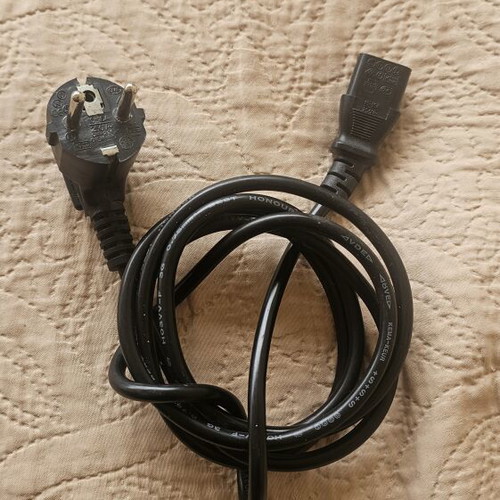 Power cable Cheng ho CH-202 1.8m like new