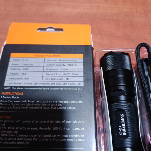 Led flashlight 570LM new with beam adjustment and 5 modes