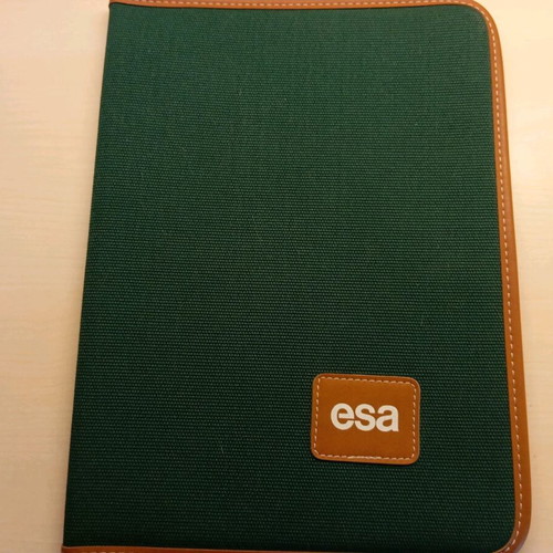 Folder new with multiple pockets and notebook holder