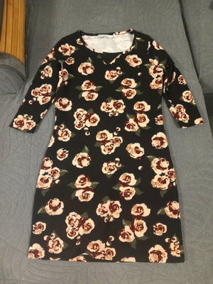 Medium elastic dress like new, thick fabric