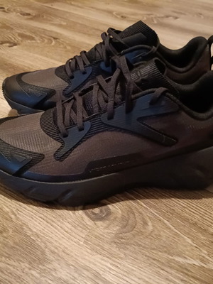Ανδρικά αθλητικά παπούτσια Under Armour Aura RPSTP καινούργια, νούμερο 44 μαύρα