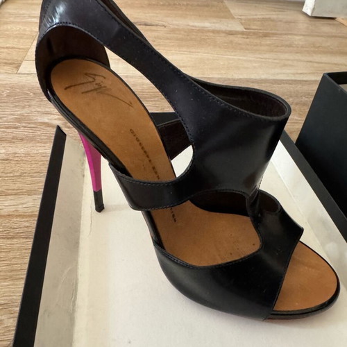 Giuseppe Zanotti high heel sandal new, size 40, black