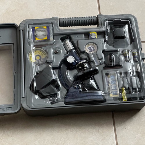 Konus student educational microscope like new, complete set in case