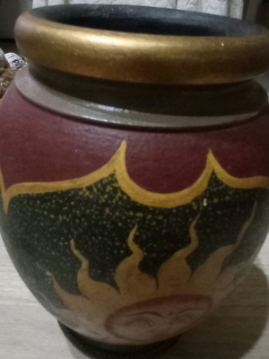 Clay vase like new, height 18 cm, width 12 cm