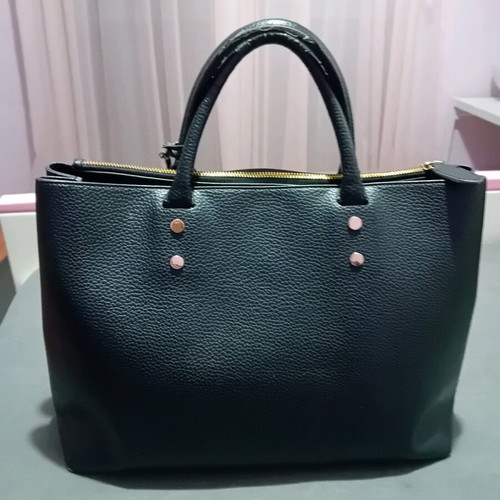Armani Exchange handbag used, black, 30x40 with wear on handles