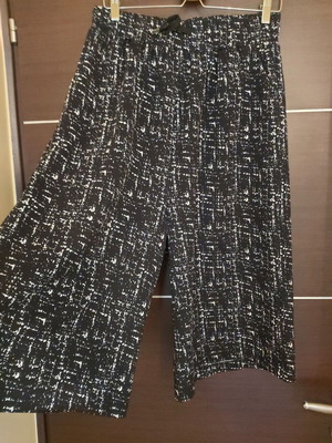 Women's Bermuda skirt like new, sizes M and L