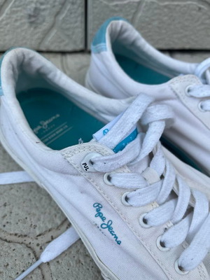 Pepe Jeans white sports sneakers like new, size 40
