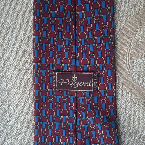 Pagoni silk tie with equestrian print
