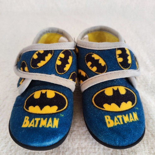 Batman slippers for boy size 21 like new