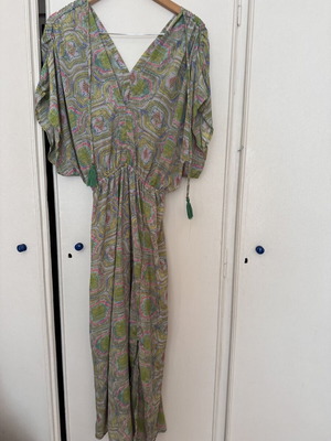 Kaftan Abysse with floral summer pattern like new, multicolor green