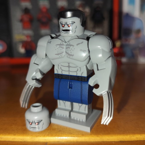 Weapon H Clayton Cortez minifigure like new with accessories