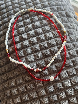 Beaded necklaces new, set of two pieces