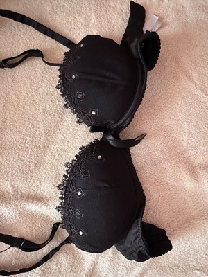 Venus Victoria bra size 70C used, black
