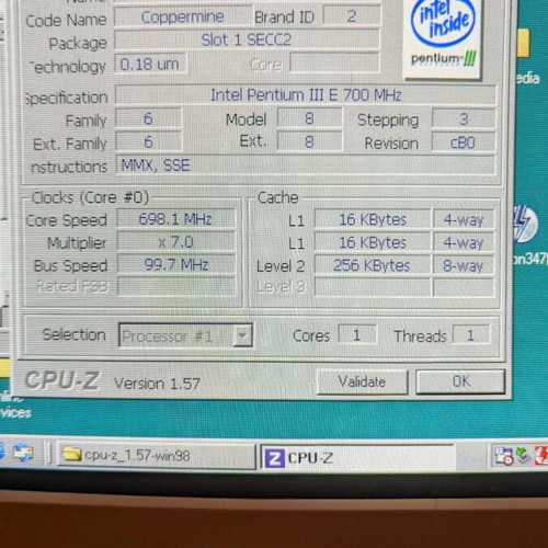 Intel Pentium III E 700 MHz processor with original cooling system