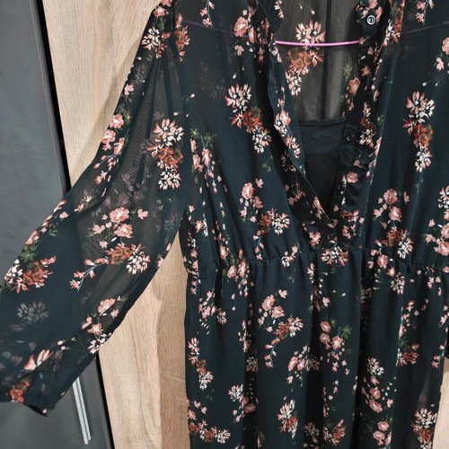 Dresses size M, like new, pack of 2, colorful
