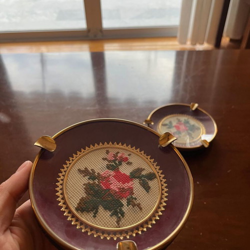 Vintage decorative items and crystals used