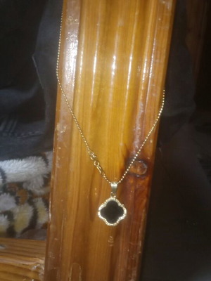Сребърно Медальон Като Ново С Черен Камък И Верижка
