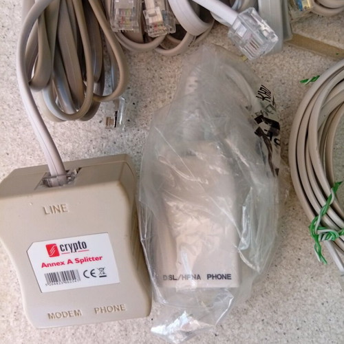 RJ11 telephone cables 1.5m like new, set of 8 with 2 splitters