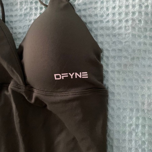 Dfyne sports top, green, size S