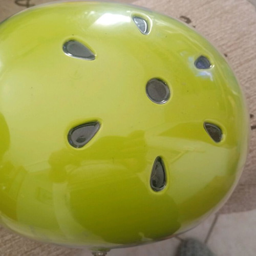 AERO A120 scooter for 5 years+ like new with Globber Lime Green helmet