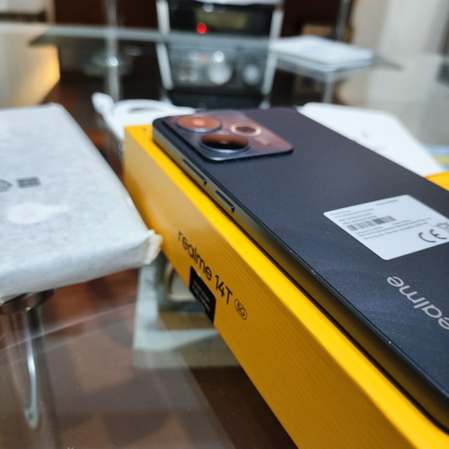 Realme 14 T Dual 5G smartphone 8GB RAM 256GB black, like new