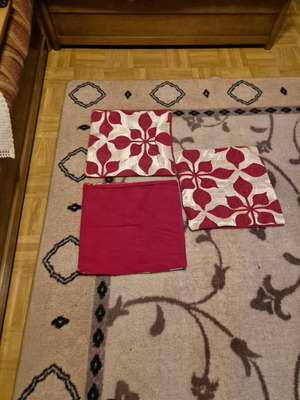 Pillowcases 3 pieces like new, red with white